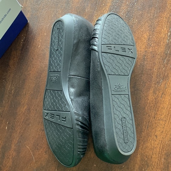 Life Stride Velocity with Memory Foam Black Shoes - Picture 2 of 4